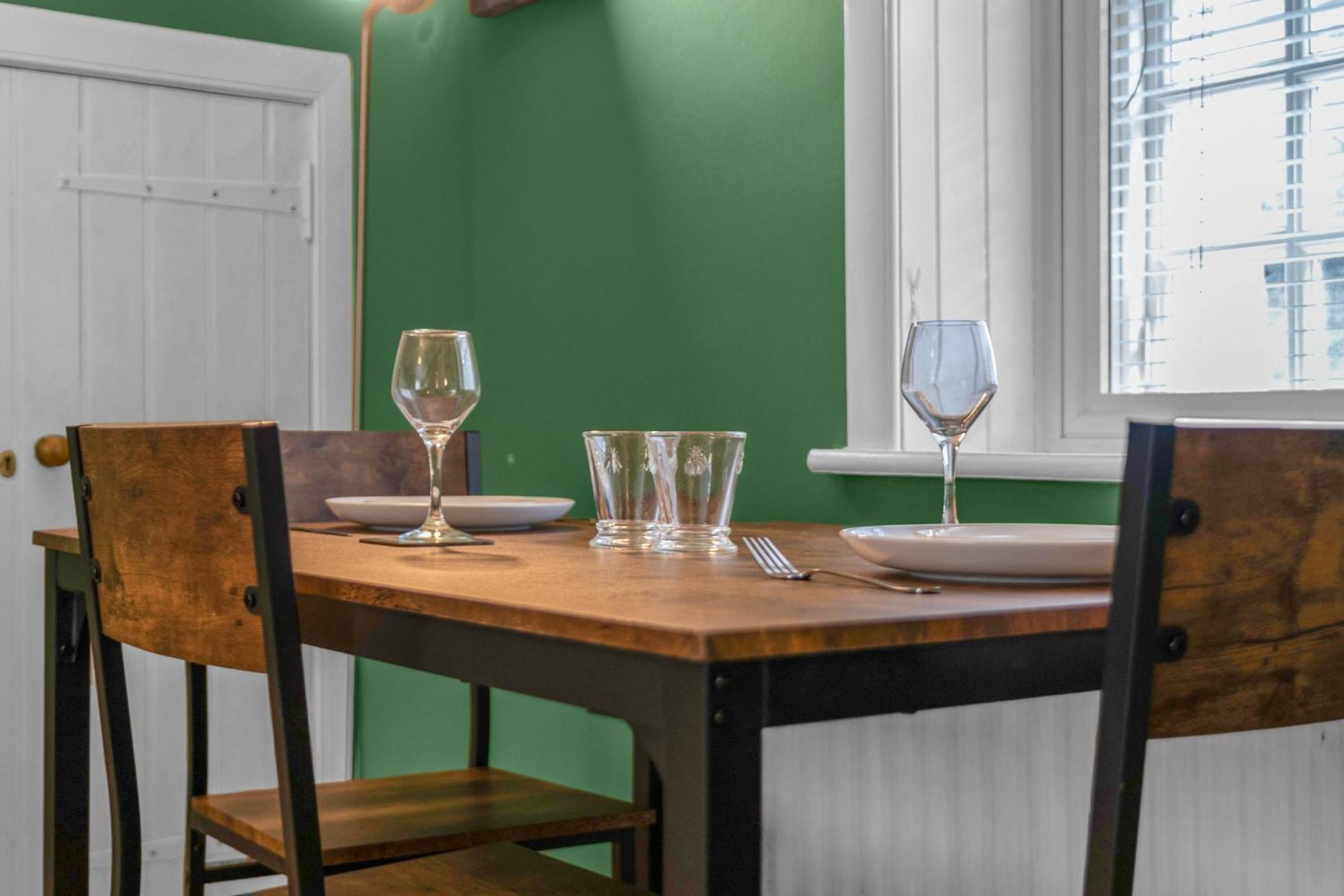 Charming Apartment In The Old Town Единбург Екстериор снимка